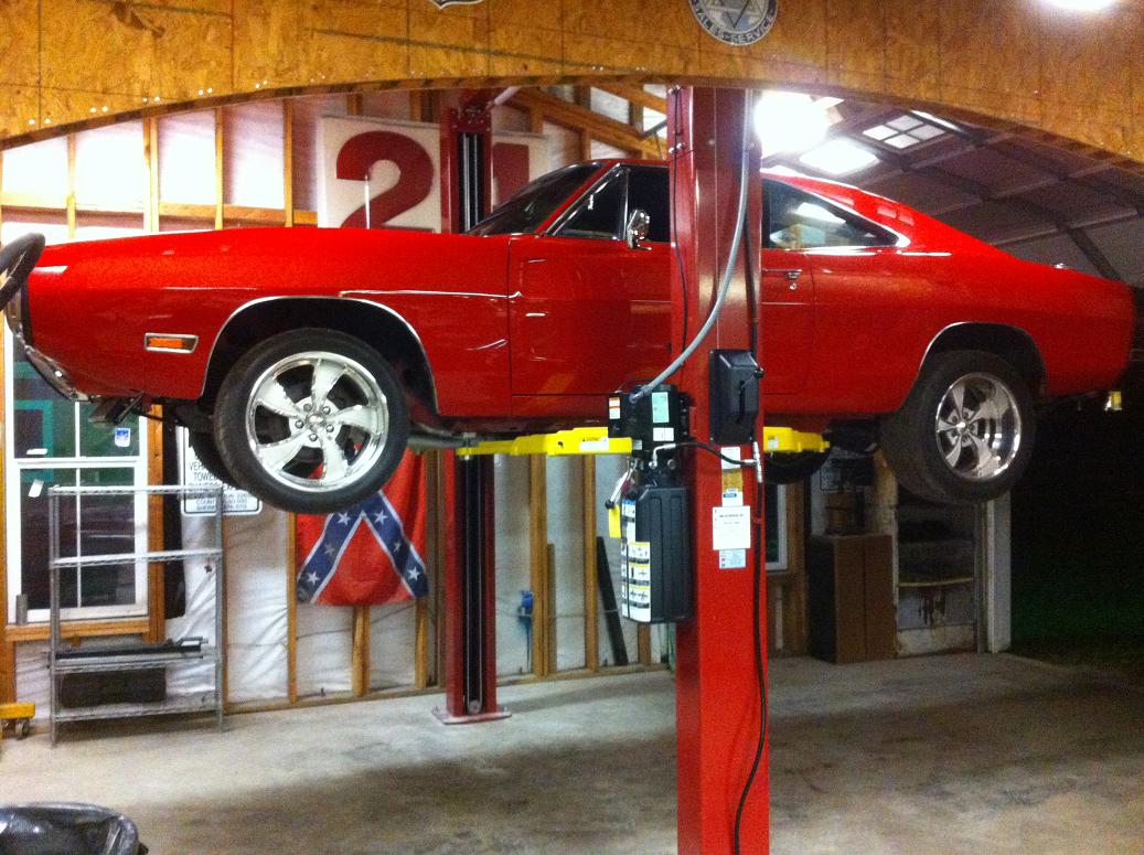 Attached picture Car lift 12.JPG